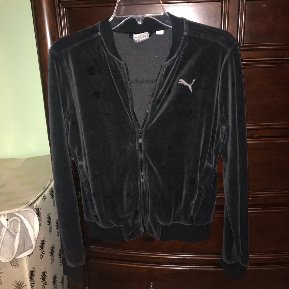 Small black velvet puma jacket